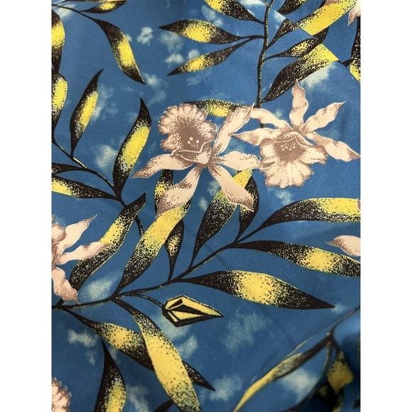 Men's Volcom Size X-large Swim trunks. NWT. Blue tropical floral theme. Hawaiian - Picture 16 of 16